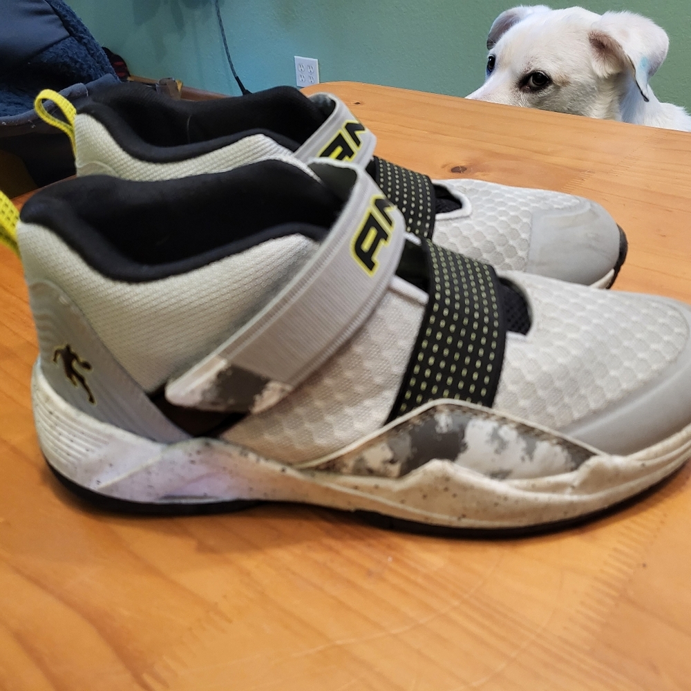 AND1 Basketball Boys Shoes